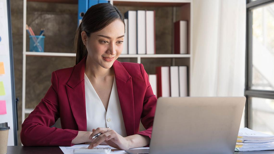 10 Common Financial Aid Questions Answered for Online Graduate Students